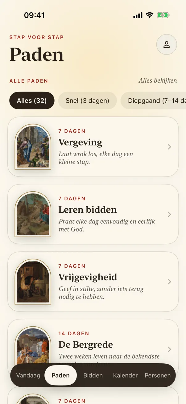 Paden: begeleide paden van 3, 7 en 14 dagen, elk met een eigen schilderij.